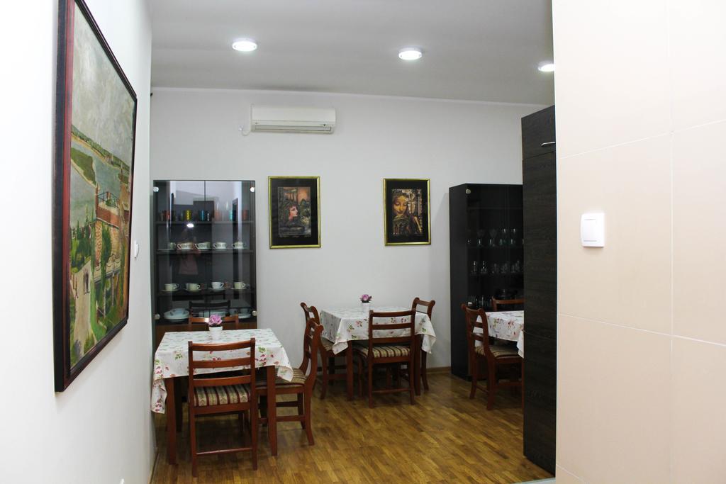 Wake Up Apartments And Rooms Belgrado Exterior foto