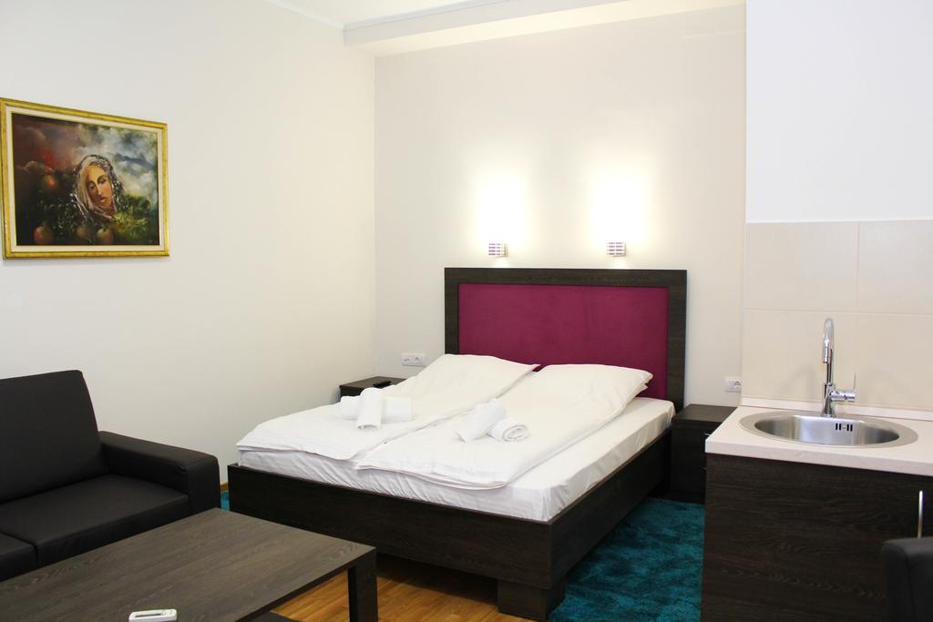 Wake Up Apartments And Rooms Belgrado Exterior foto