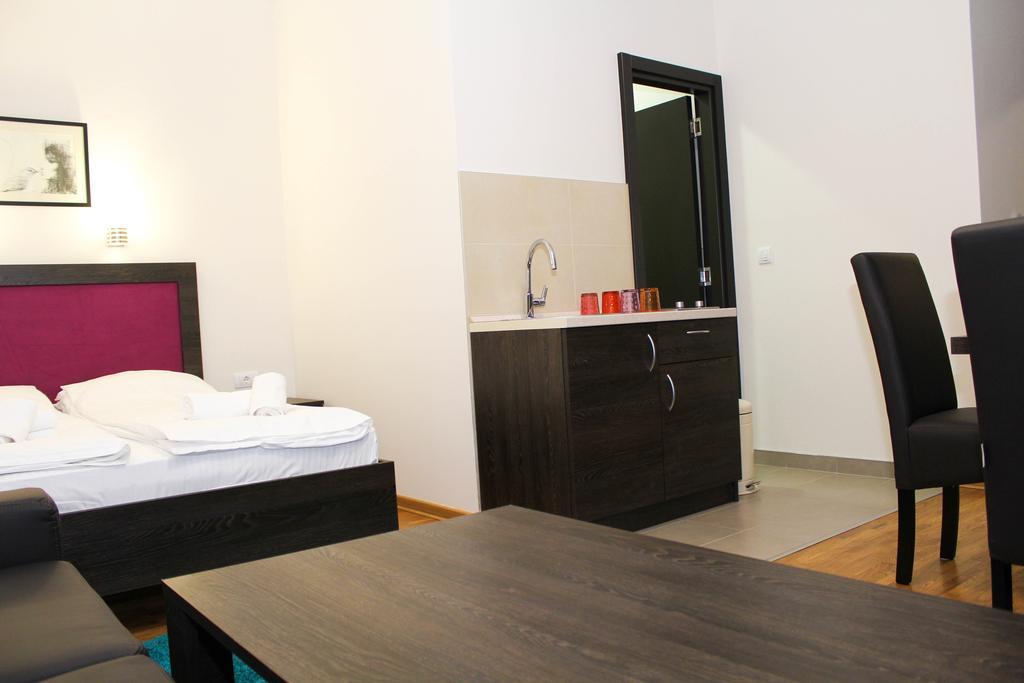 Wake Up Apartments And Rooms Belgrado Exterior foto