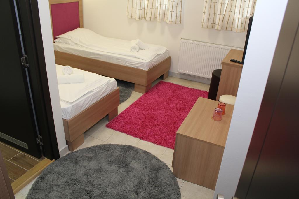 Wake Up Apartments And Rooms Belgrado Exterior foto
