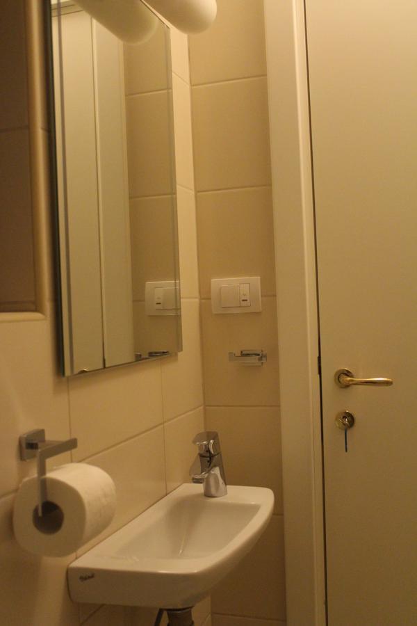 Wake Up Apartments And Rooms Belgrado Exterior foto